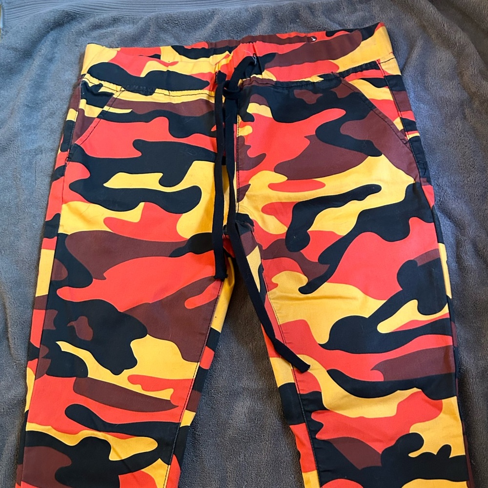 Women’s Camo pants